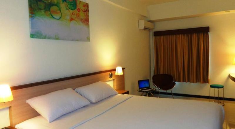 Everyday Smart Hotel - Malang Exterior photo
