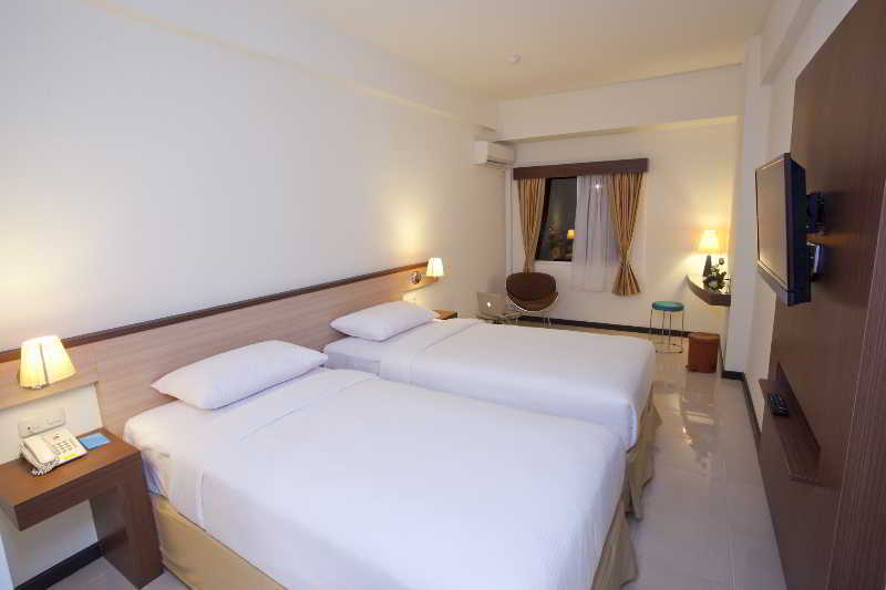 Everyday Smart Hotel - Malang Exterior photo