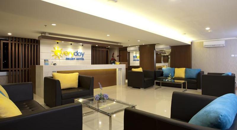 Everyday Smart Hotel - Malang Exterior photo