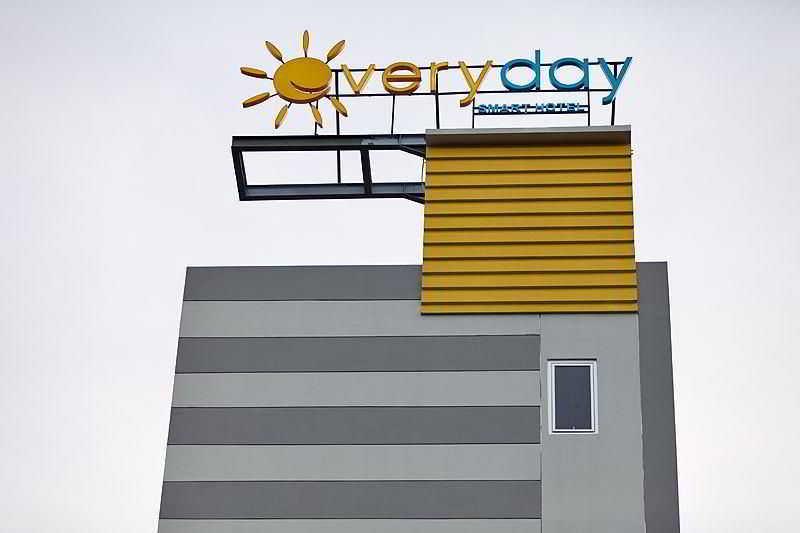 Everyday Smart Hotel - Malang Exterior photo
